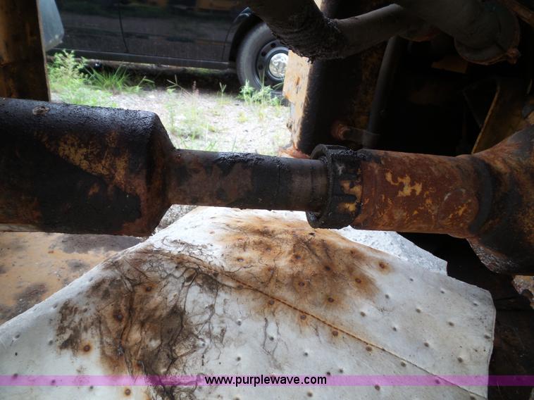 image for item J4820 2004 Caterpillar 924G wheel loader