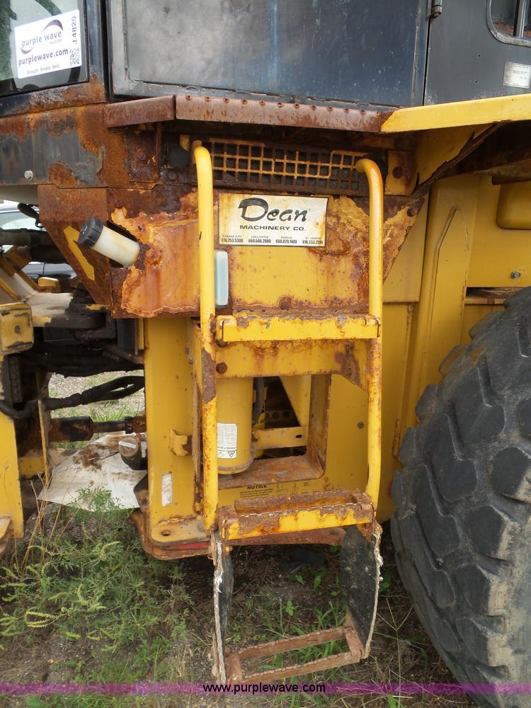 image for item J4820 2004 Caterpillar 924G wheel loader