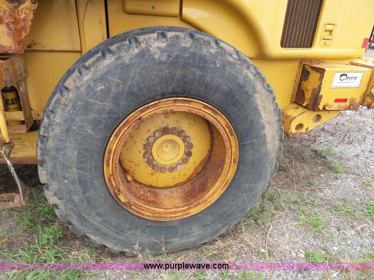image for item J4820 2004 Caterpillar 924G wheel loader