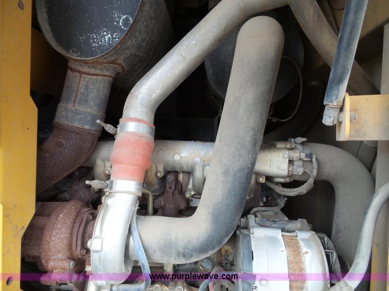 image for item J4820 2004 Caterpillar 924G wheel loader