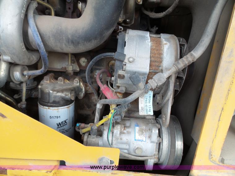 image for item J4820 2004 Caterpillar 924G wheel loader