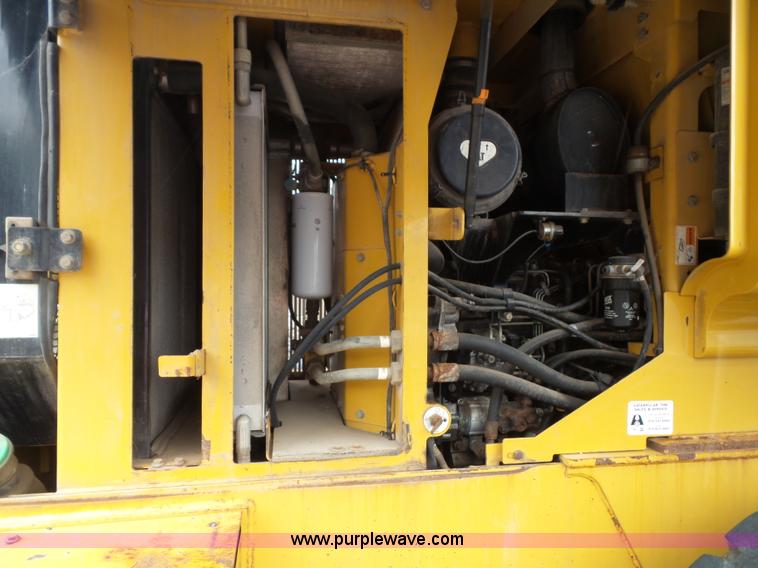 image for item J4820 2004 Caterpillar 924G wheel loader