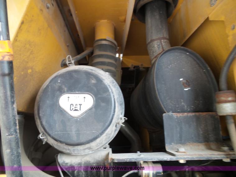 image for item J4820 2004 Caterpillar 924G wheel loader