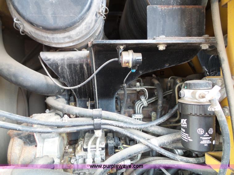 image for item J4820 2004 Caterpillar 924G wheel loader