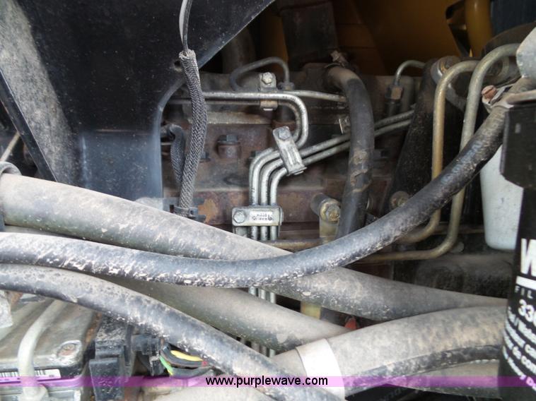 image for item J4820 2004 Caterpillar 924G wheel loader