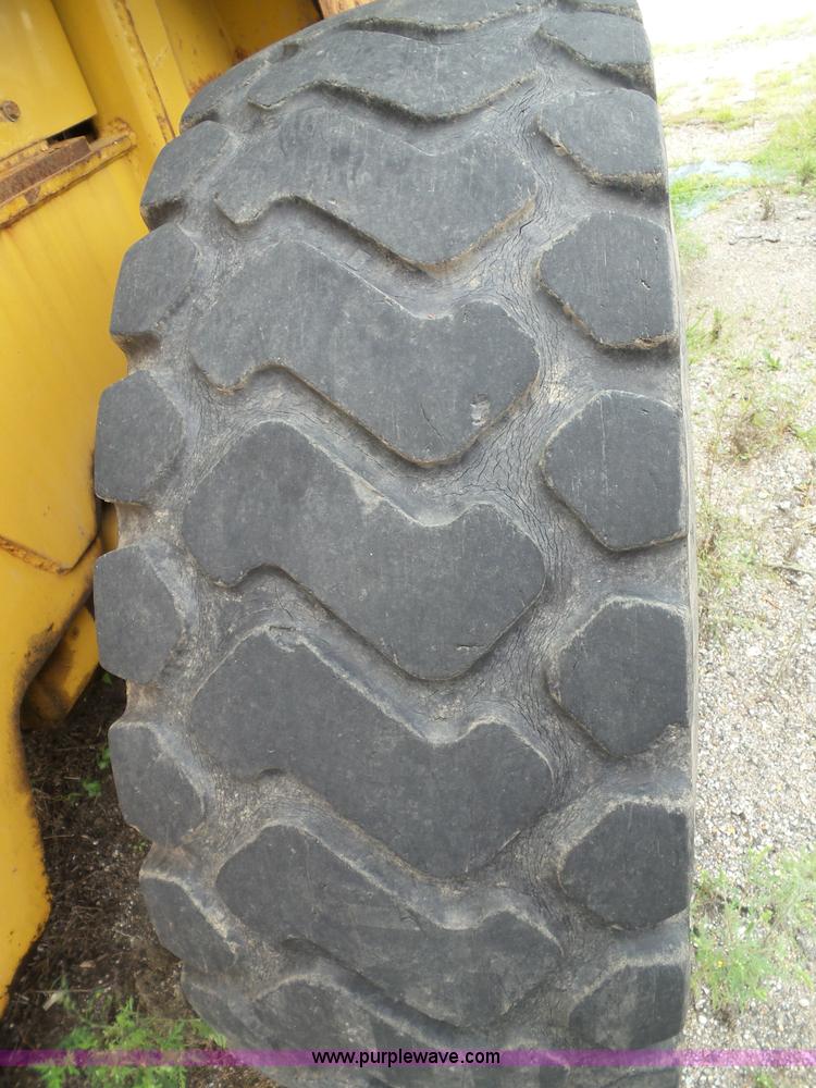 image for item J4820 2004 Caterpillar 924G wheel loader