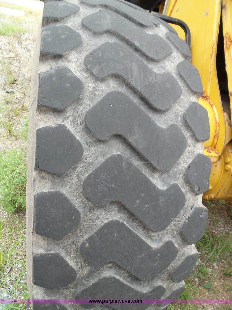 image for item J4820 2004 Caterpillar 924G wheel loader
