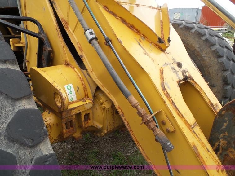 image for item J4820 2004 Caterpillar 924G wheel loader