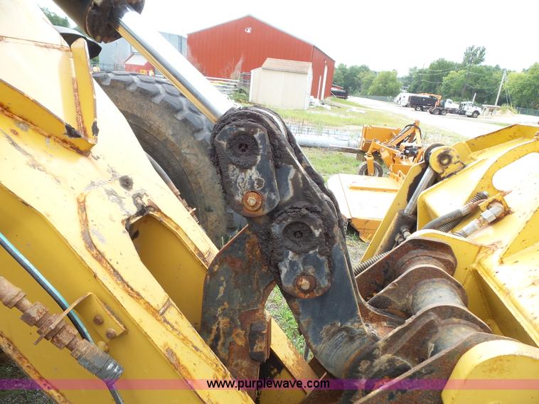 image for item J4820 2004 Caterpillar 924G wheel loader