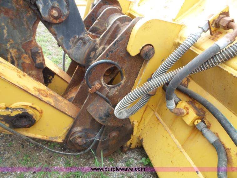 image for item J4820 2004 Caterpillar 924G wheel loader