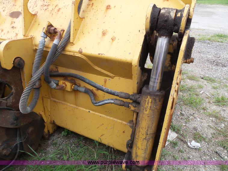 image for item J4820 2004 Caterpillar 924G wheel loader