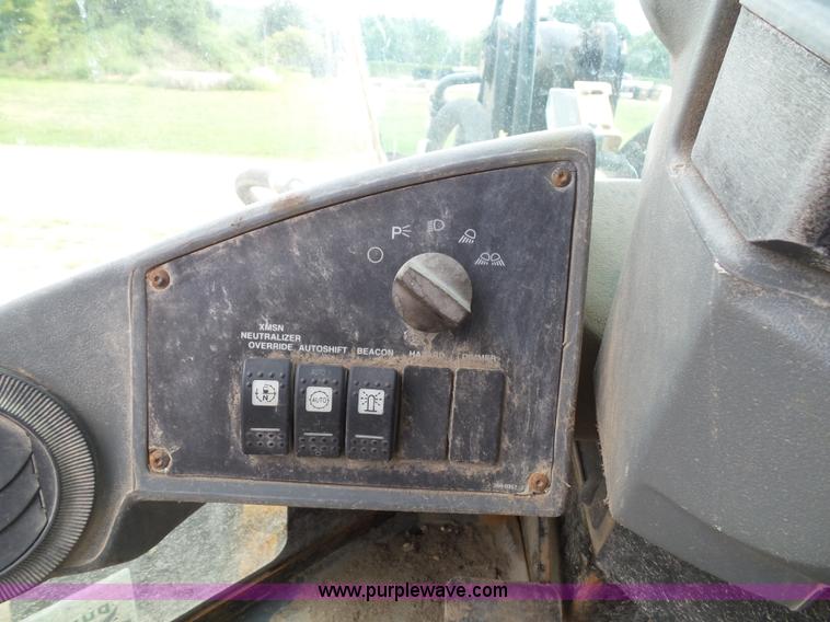 image for item J4820 2004 Caterpillar 924G wheel loader