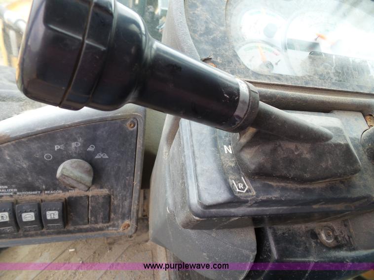 image for item J4820 2004 Caterpillar 924G wheel loader