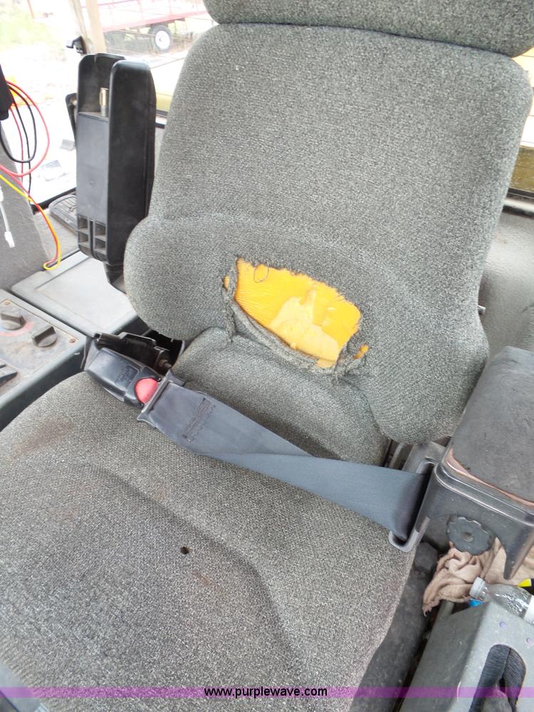 image for item J4820 2004 Caterpillar 924G wheel loader