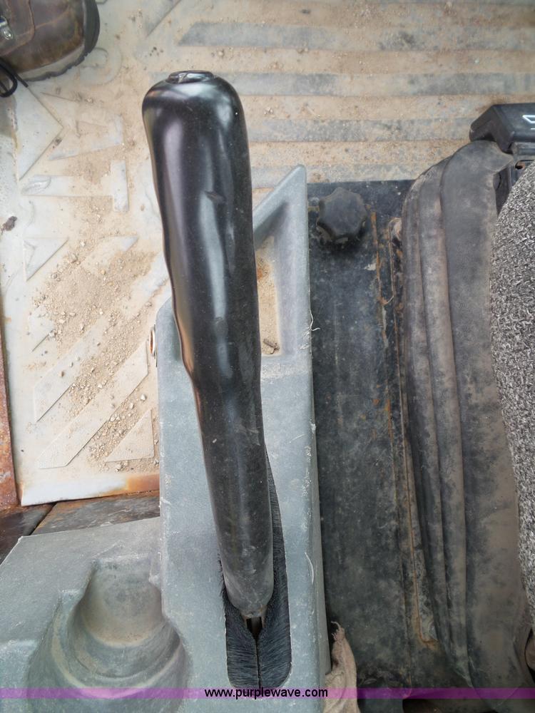 image for item J4820 2004 Caterpillar 924G wheel loader