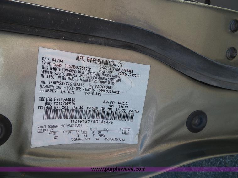 image for item J4822 2004 Ford Taurus SE