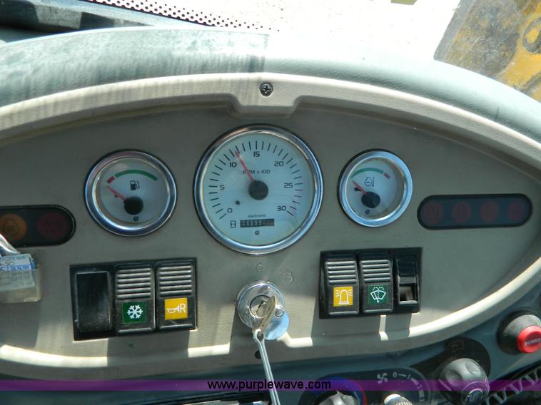 image for item J5097 2006 Komatsu WB140-2N backhoe