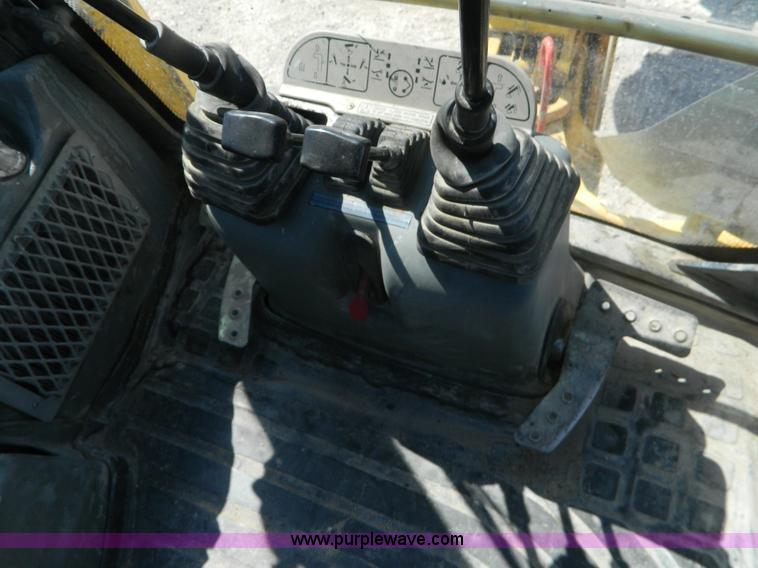 image for item J5097 2006 Komatsu WB140-2N backhoe