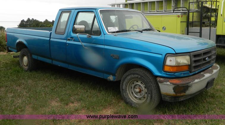 image for item J5101 1995 Ford F150 SuperCab pickup truck