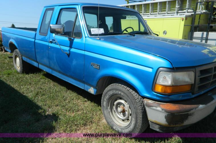 image for item J5101 1995 Ford F150 SuperCab pickup truck