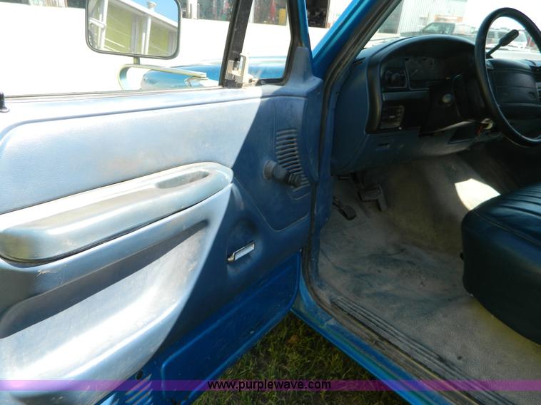 image for item J5101 1995 Ford F150 SuperCab pickup truck