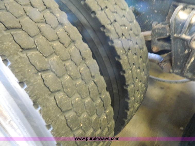 image for item J5108 1995 Volvo WCA64T semi truck