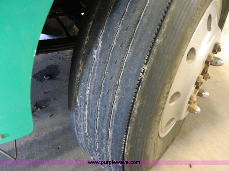 image for item J5108 1995 Volvo WCA64T semi truck