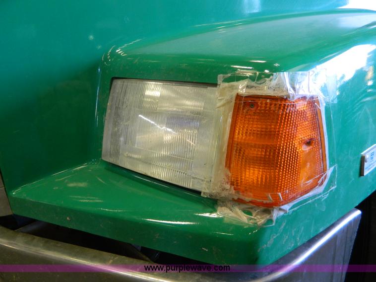 image for item J5108 1995 Volvo WCA64T semi truck