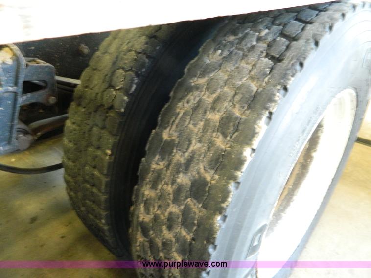 image for item J5108 1995 Volvo WCA64T semi truck