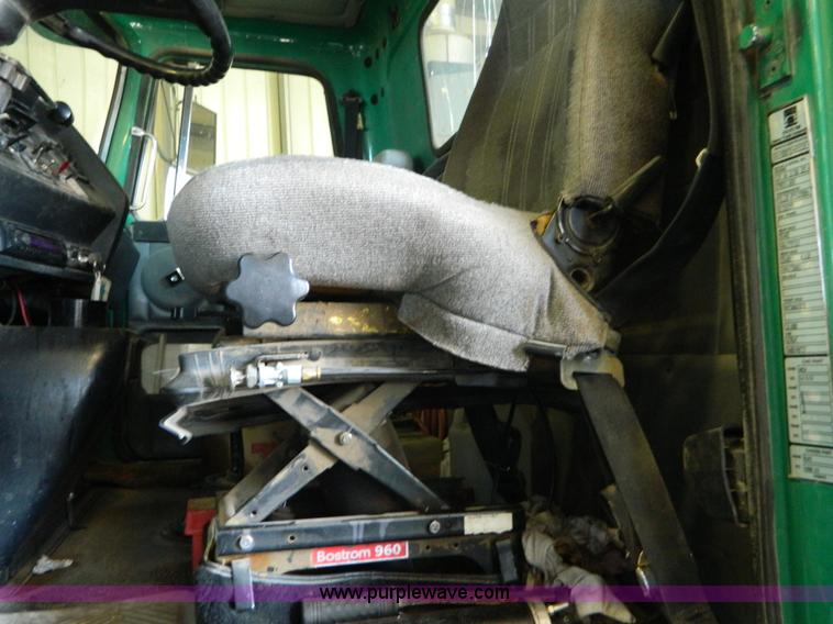 image for item J5108 1995 Volvo WCA64T semi truck