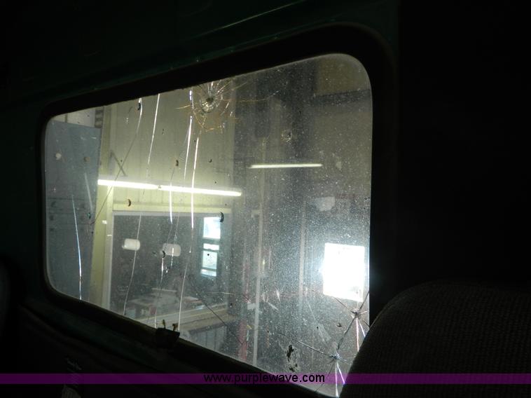 image for item J5108 1995 Volvo WCA64T semi truck