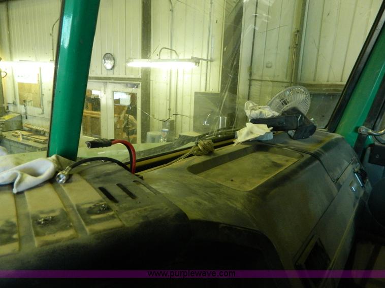 image for item J5108 1995 Volvo WCA64T semi truck