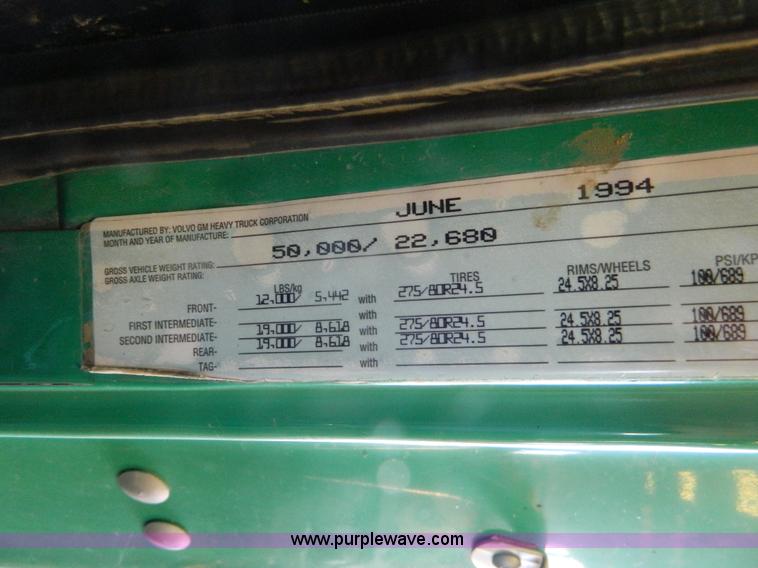 image for item J5108 1995 Volvo WCA64T semi truck