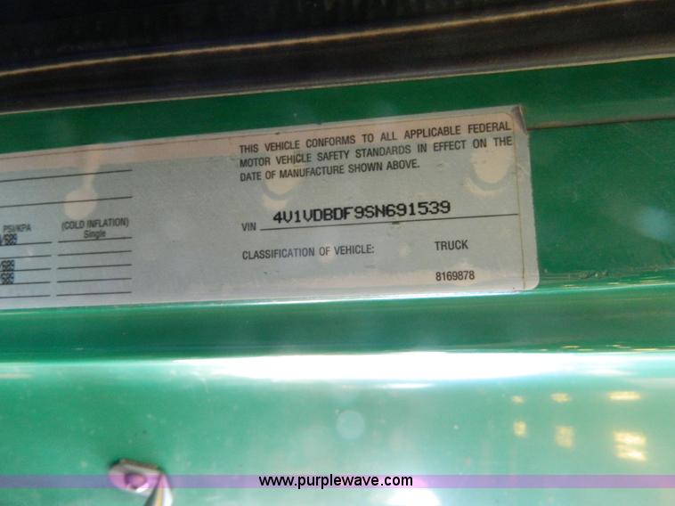 image for item J5108 1995 Volvo WCA64T semi truck