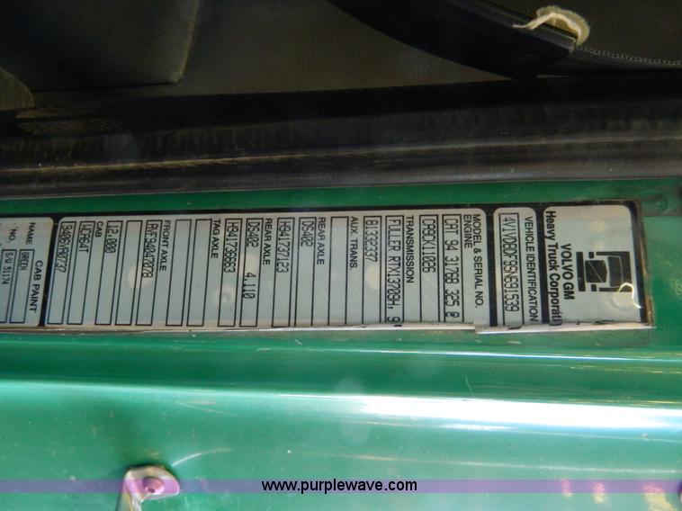 image for item J5108 1995 Volvo WCA64T semi truck
