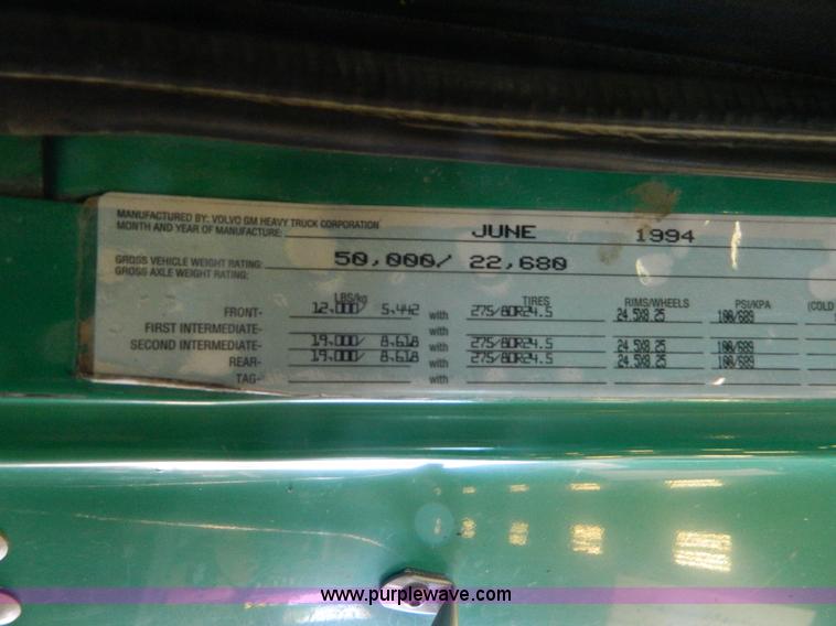 image for item J5108 1995 Volvo WCA64T semi truck