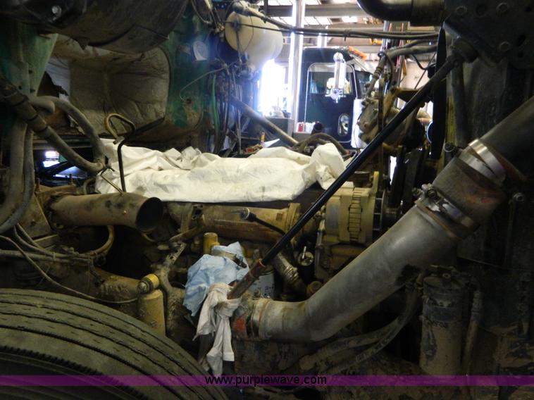 image for item J5108 1995 Volvo WCA64T semi truck