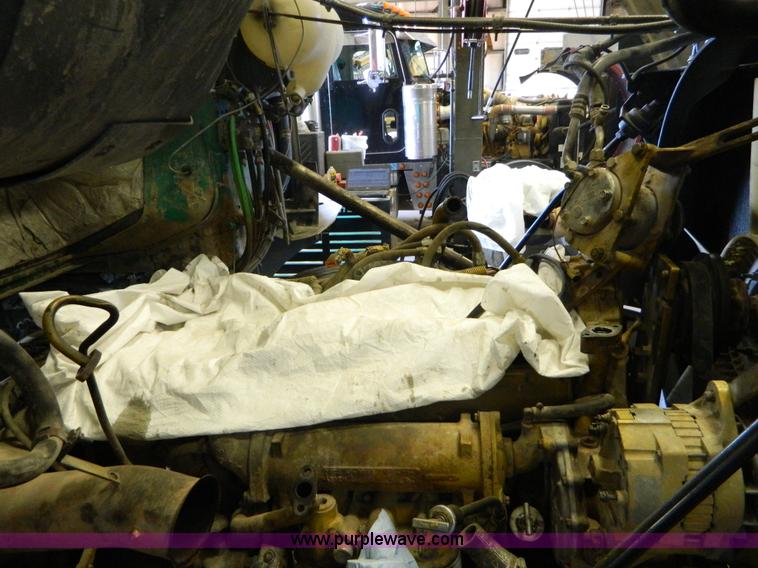 image for item J5108 1995 Volvo WCA64T semi truck