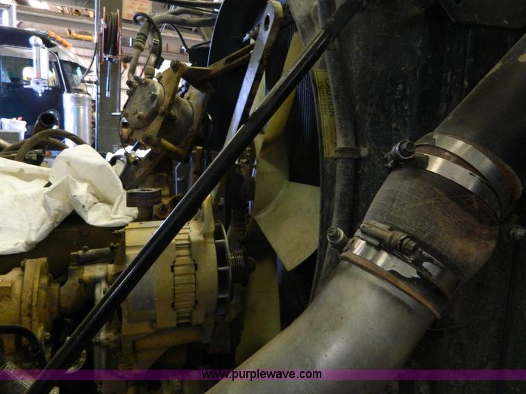 image for item J5108 1995 Volvo WCA64T semi truck