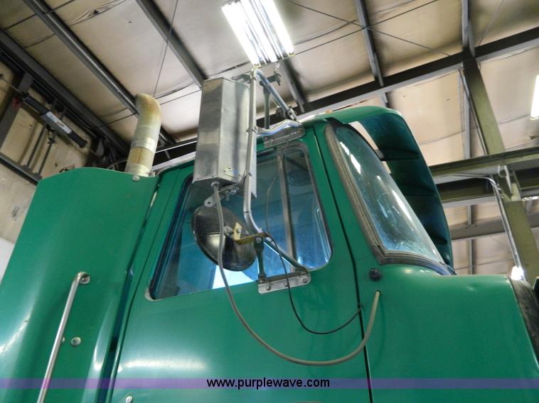 image for item J5108 1995 Volvo WCA64T semi truck