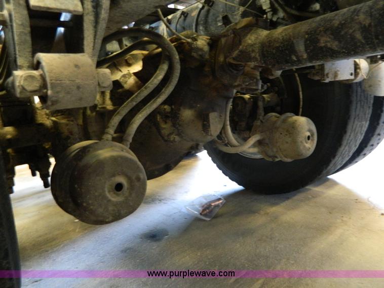 image for item J5108 1995 Volvo WCA64T semi truck