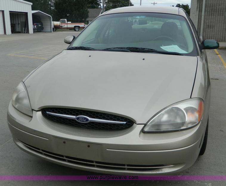 image for item J8816 2000 Ford Taurus SE