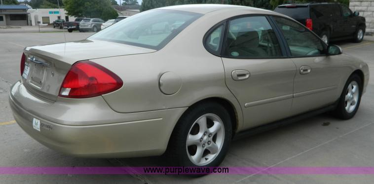 image for item J8816 2000 Ford Taurus SE
