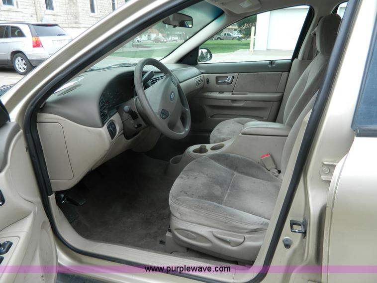 image for item J8816 2000 Ford Taurus SE