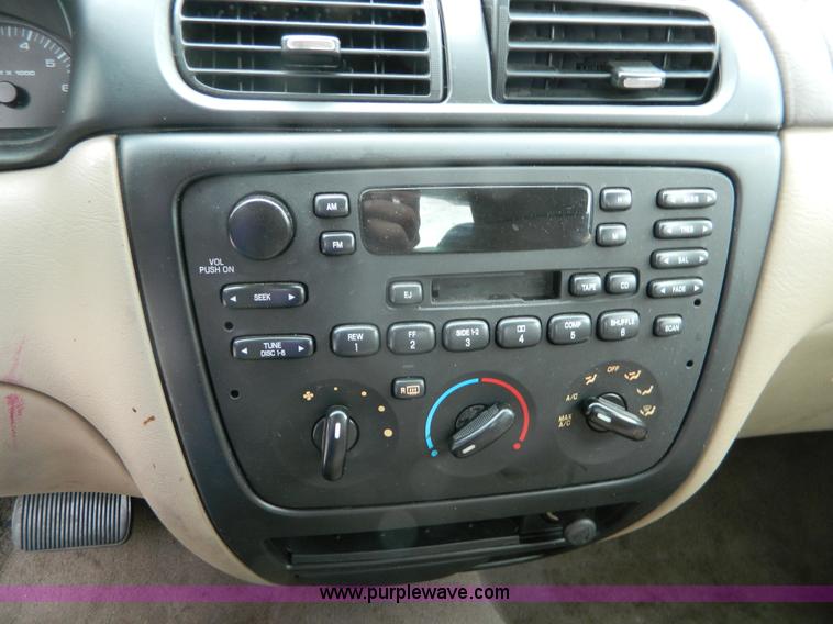 image for item J8816 2000 Ford Taurus SE