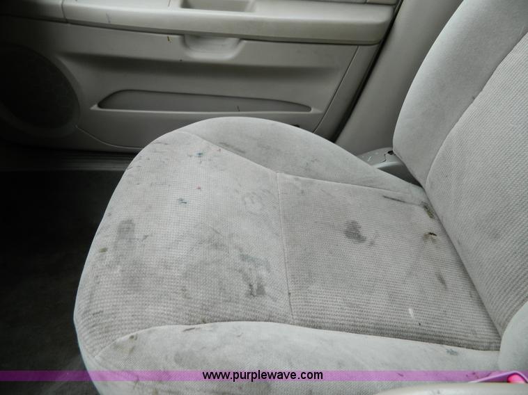 image for item J8816 2000 Ford Taurus SE