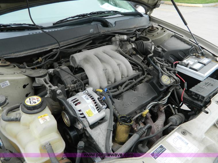 image for item J8816 2000 Ford Taurus SE