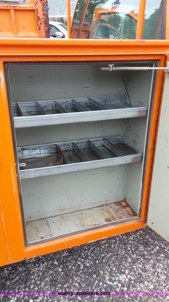 image for item K1455 1999 Ford F250 Super Duty utility truck