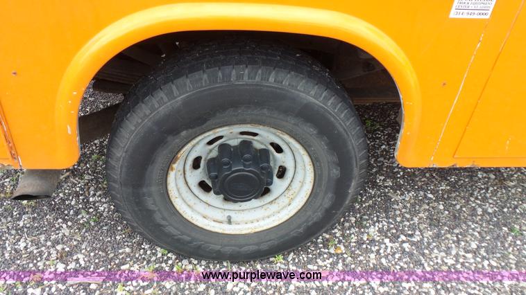 image for item K1455 1999 Ford F250 Super Duty utility truck