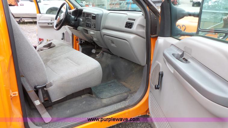 image for item K1455 1999 Ford F250 Super Duty utility truck